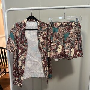 Womens brown turquoise cream paisley-print shortsleeve top and shorts set medium